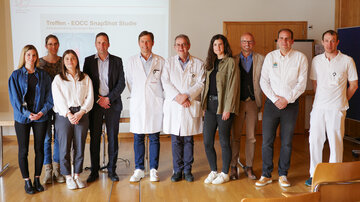 Foto mit dem Studienteam und Vertreterinnen und Vertreter der Direktion des SZO, Clarunis Basel sowie dem Verein Bärgüf